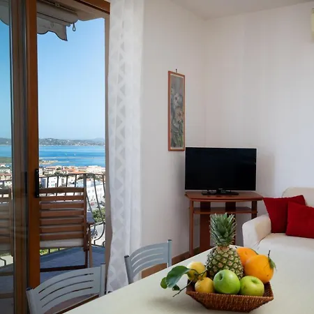 Homey Experience - Central Stay La Maddalena  Exterior photo